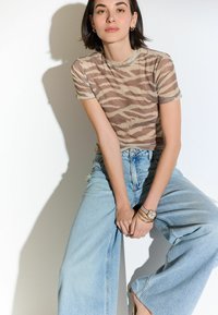 Next SHORT SLEEVE REGULAR FIT - T-shirts print - zebra