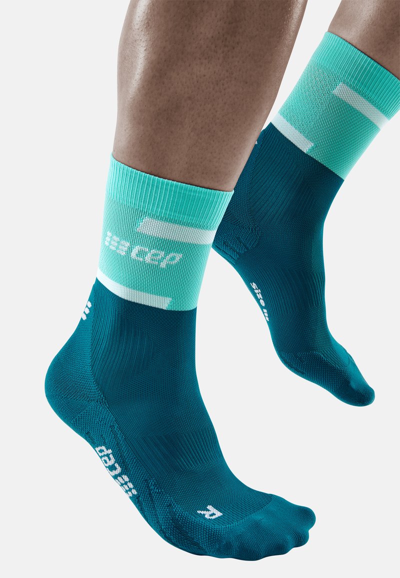 Herren Unterhosen | CEP COMPRESSION MID CUT SOCKS THE RUN Sportsocken ocean petrol/petrol - XK32996 Herren Unterhosen | CEP COMPRESSION MID CUT SOCKS THE RUN Sportsocken ocean petrol/petrol - XK32996