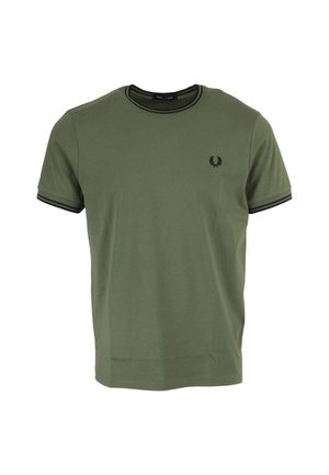 Camiseta de algodón verde oliva con cuello redondo, ribete negro en las mangas y el cuello, y un pequeño logo de hojas de laurel en el pecho.