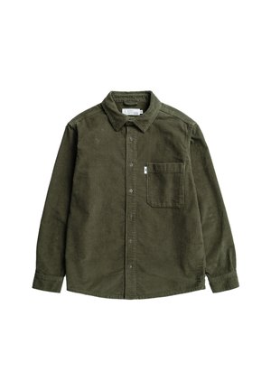 Olijfgroene corduroy blouse met lange mouwen, knoopsluiting aan de voorkant en een enkele borstzak. Voorzien van een klassiek kraag en een gestructureerde stof.