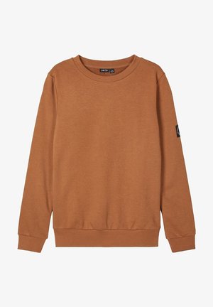 Brun sweatshirt med rund halsudskæring, lange ærmer, ribbede manchetter og kant, samt et lille sort mærke på venstre side. Blød tekstur.