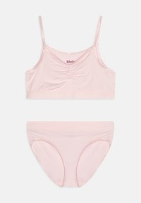 Επιλέχθηκε, charlotte pink