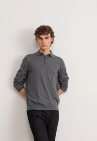 BOSS Džemperis - medium grey