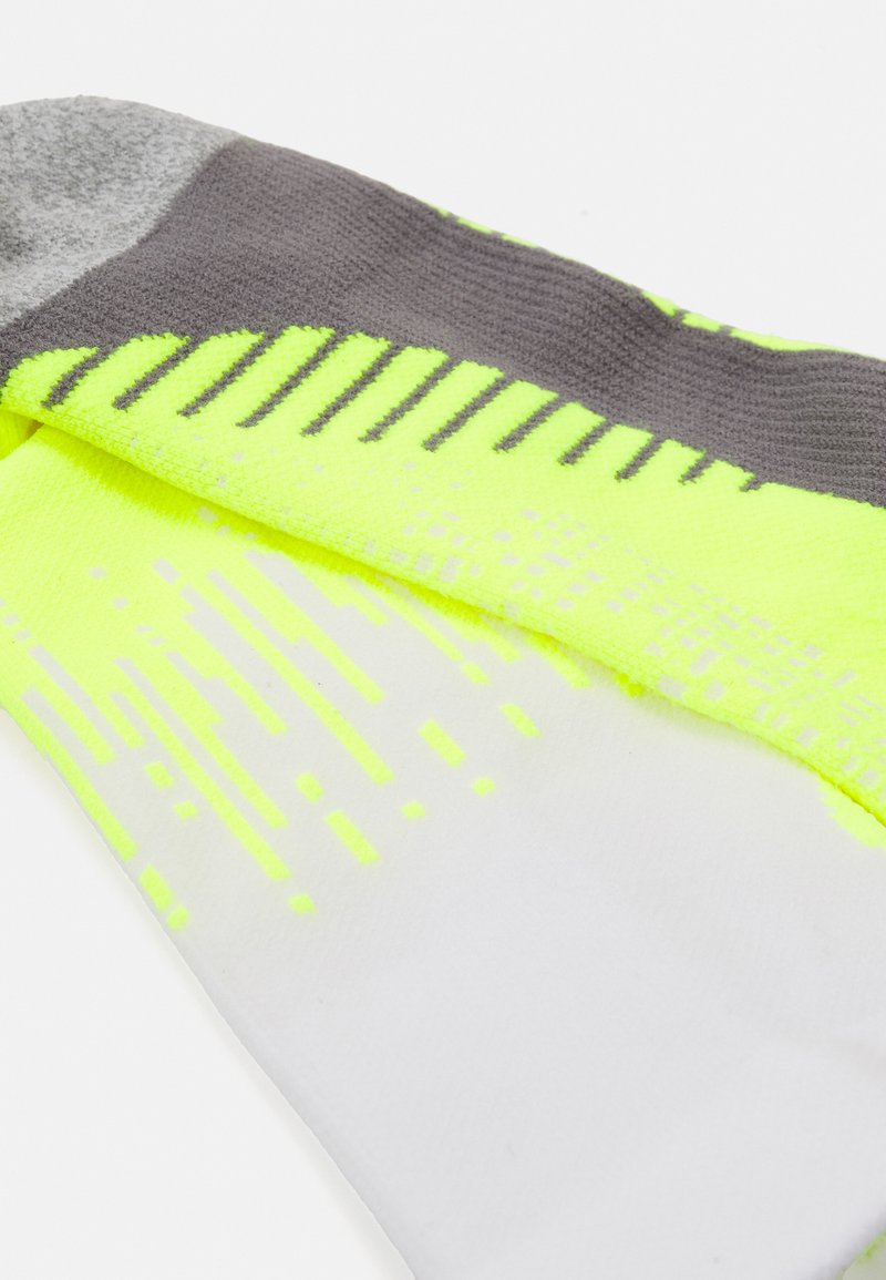 ASICS PERFORMANCE RUN CREW SOCK UNISEX Calze sportive safety