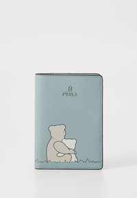 Gai zilu ādas maciņš ar grafiku, kur divi lāči apskāvušies apakšā, melnas malas un Furla logo augšpusē.