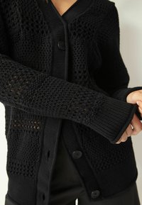 Next STITCH DETAIL - Kardigan - black