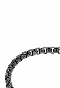 Bracciale in acciaio inossidabile nero con anelli intrecciati, caratterizzato da una finitura liscia e lucida e bordi arrotondati per un aspetto elegante.