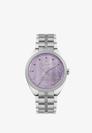 Zilveren roestvrijstalen horloge met een gestructureerde lavendelkleurige wijzerplaat, geometrisch patroon, zilveren uurmarkeringen en een geribbelde lunette.