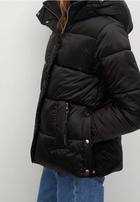 Mango Zimní bunda - black
