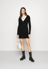 Abercrombie & Fitch BUTTON DEEP MINI - Vestido de malha - black