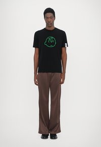 Iceberg Nyomott mintás póló - nero