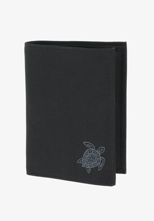 Portefeuille noir plié avec des bords cousus et un petit motif de tortue complexe dans le coin inférieur droit.