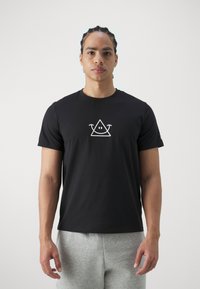 Peak Performance - EXPLORE GRAPHIC TEE - Print T-shirt - black Thumbnail Image 1