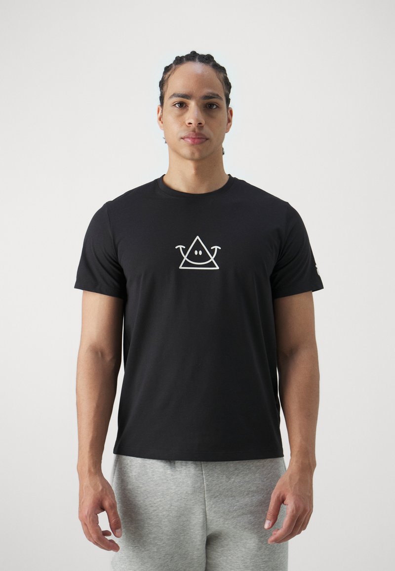 Peak Performance EXPLORE GRAPHIC TEE - Camiseta estampada - black