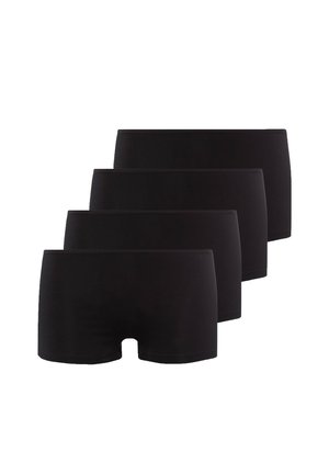 Quattro paia di boxer neri semplici senza cuciture impilati diagonalmente su sfondo bianco.
