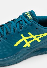 ASICS GEL CHALLENGER - Māla virsmas laukuma tenisa apavi - restful teal/safety yellow