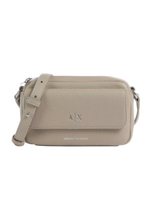Sac bandoulière en cuir beige texturé avec sangle réglable, poche avant à rabat et logo Armani Exchange à l'avant.