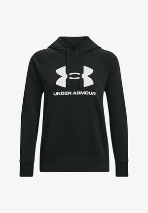 Čierna mikina s kapucňou, predným vreckom, raglánovými rukávmi a veľkým bielym logom Under Armour na hrudníku. Mäkká textúra.