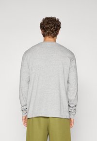 Champion ICONS CONTRAST CREWNECK LONG SLEEVE  - Long sleeved top - grey