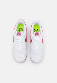 Nike Sportswear AIR FORCE 1 - Joggesko - white/gym red/white/volt/black