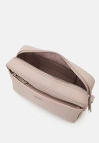Calvin Klein - Torba na ramię