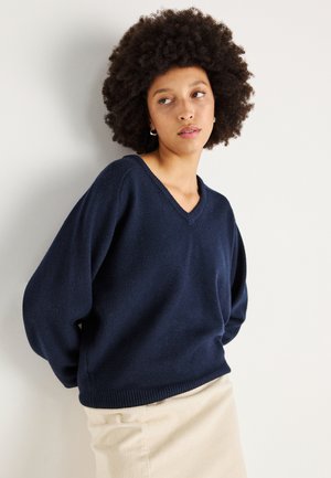 V NECK SWEATER - Svetrík - navy blazer