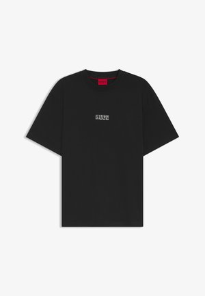 T-shirt nera in cotone con collo a giro e maniche corte. Presenta un piccolo logo "HUGO" ricamato in bianco sul davanti.