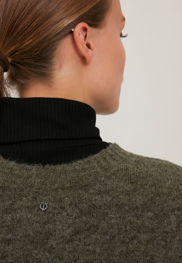 PZAstrid - Top - grape leaf melange4