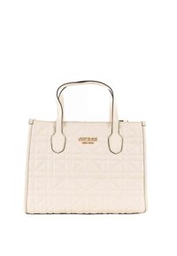 Bolso de mano acolchado en color crema con dos asas planas, logo en tono dorado, forma rectangular y un sutil patrón geométrico en la superficie.