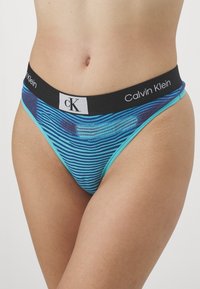 Calvin Klein Underwear MODERN THONG 1996 COTTON - String - infared lines/eggshell blue