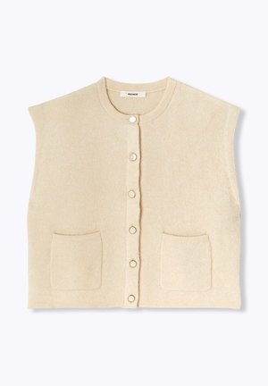 Gilet en tricot beige clair avec un col rond, fermeture à boutons sur le devant et deux poches plaquées ; texture douce et design sans manches.