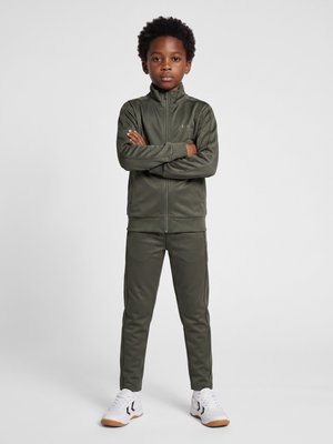 Hummel, HUMMEL HMLJR REG LOGO TRACK SUIT  SET - Trainingsanzug - castor gray