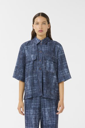 Gestuz DEMIA - Button-down blouse - dark blue