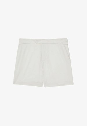 Világos bézs rövidnadrág, puha anyagból készült, gombos záródással, oldalsó zsebekkel és varrott részletekkel a derékrészen.