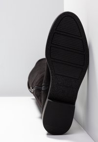 Tamaris Botas mosqueteras - black