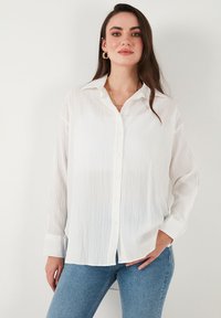 Unselected, white
