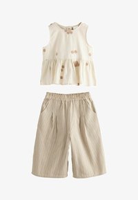 Vybráno, ecru cream embroidered