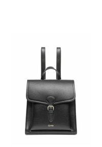 Stylowy czarny skórzany plecak z przednią klapą i zapi ęciem na klamrę, z dwoma regulowanymi ramiączkami i eleganckim designem.