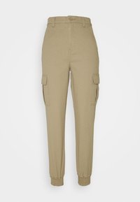 Khaki cargo kalhoty s tapered střihem, elastickými manžetami, dvěma bočními kapsami a standardním zapínáním na knoflík a zip v pase.