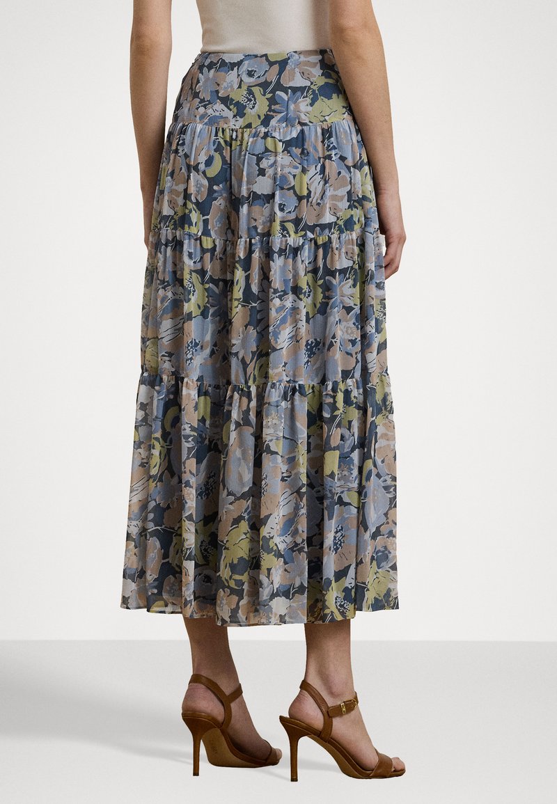 Spódnica maxi z falbanami w kwiatowy wzór w odcieniach niebieskiego, zielonego i beżowego. Wykonana z lekkiego materiału z wygodnym pasem.