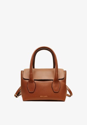 Sac à main en cuir marron avec poignées structurées, fermeture à rabat et logo doré "cherry paris" sur le devant.