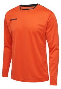 Langærmet atletisk skjorte i klar orange, lavet af letvægtsstof, med en sort rund hals og diskret logodetalje. Glat tekstur.