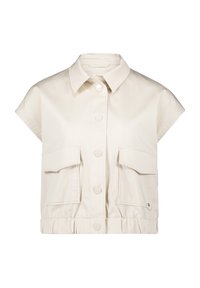 Krótki rękaw, kremowa kurtka z miękkiego materiału. Posiada zapięcie na guziki z przodu, dwie kieszenie na piersi oraz dopasowaną talię.