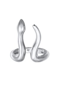 Sølv dobbelt ring med en flydende, organisk form. Glat, skinnende tekstur, aftagende ender, og en lille diamantaccent nær båndet.