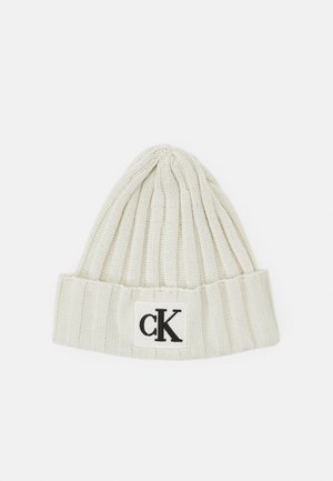 5-4-P-01 - Beanie - eggshell