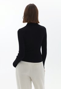 OXXO TURTLENECK - Strickpullover - black