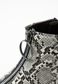 Tamaris Bottines - grey