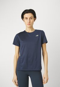 New Balance - ESSENTIALS SHORT SLEEVE - Basic T-shirt - navy Thumbnail Image 1