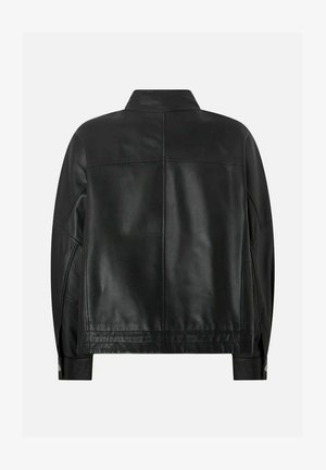 Giacca in pelle nera liscia con cuciture dritte, maniche lunghe e collo corto, mostrata da dietro su uno sfondo semplice.