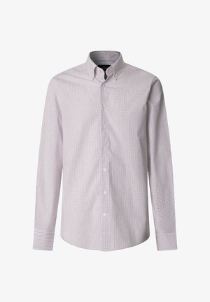 Langærmet skjorte med knapper, blå og orange ternet mønster og knappet krave på hvid baggrund.